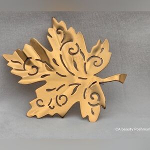 Maple Leaf Brooch Gold Tone Lightweight Fall Accessory Canada Symbol
